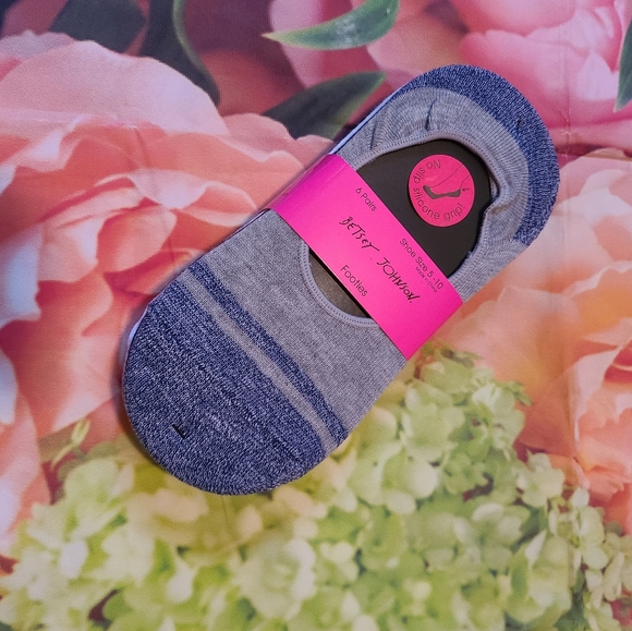 Betsey Johnson Accessories - Nwt betsey johnson footies socks 6pk womens new